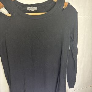 Kenneth Cole Reaction Women's long sleeve black top, size Small